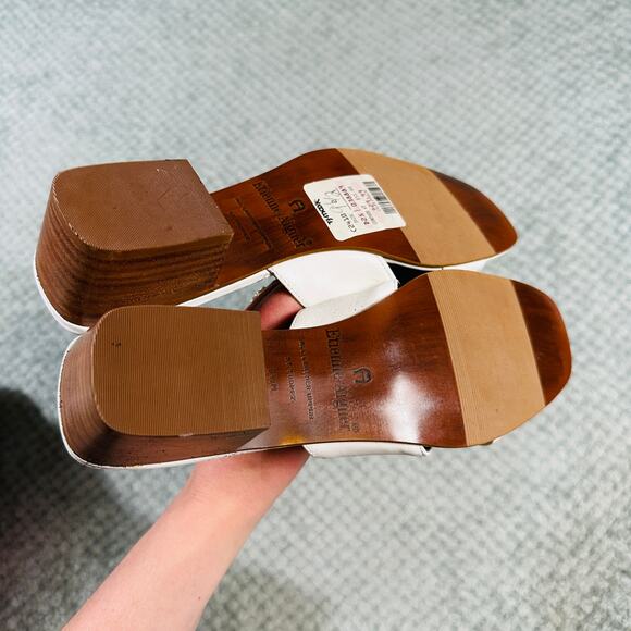 Vintage 90s Etienne Aigner White Peep Toe Leather Kitten Heel Sandal 9.5 - Picture 4 of 5